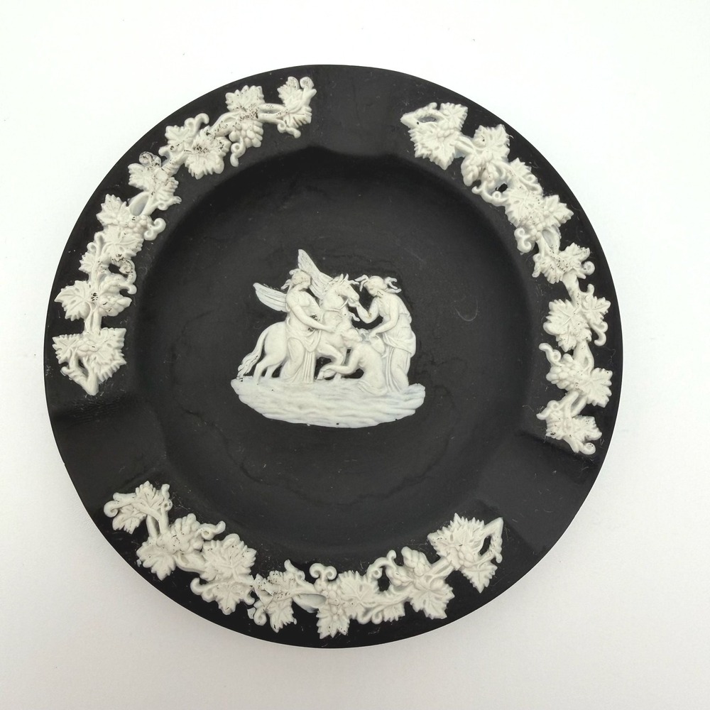 Wedgwood Jasperware Black Basalt 4.25 in Ashtray Pegasus